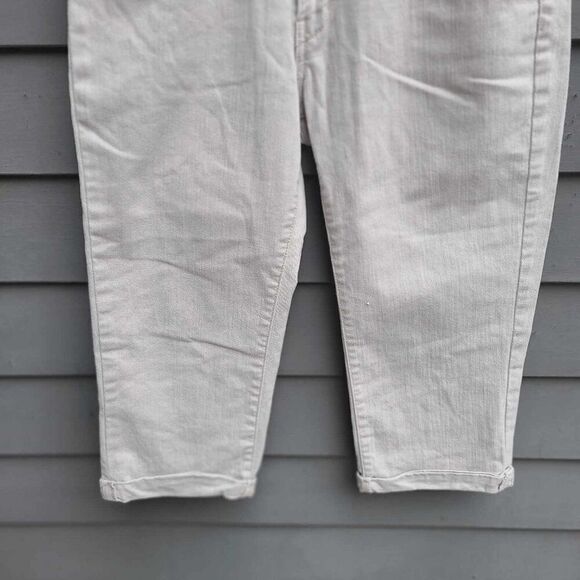 Denizen Levis Tan Cropped Jeans  See Measurements - Picture 6 of 10